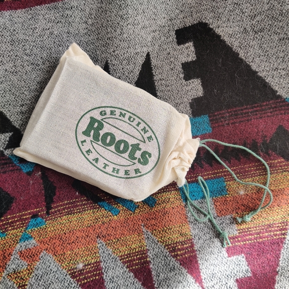 *SOLD* Roots slimfold leather wallet with side flap - Picture 5 of 5